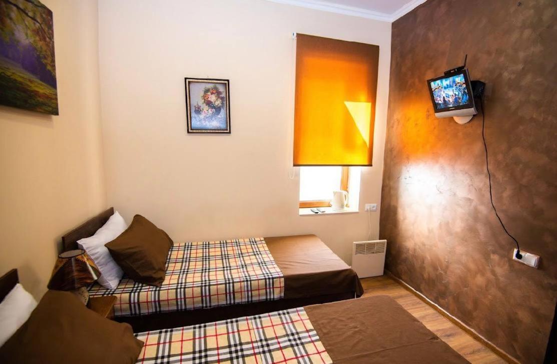 Hotel U Ashota Erevan Esterno foto