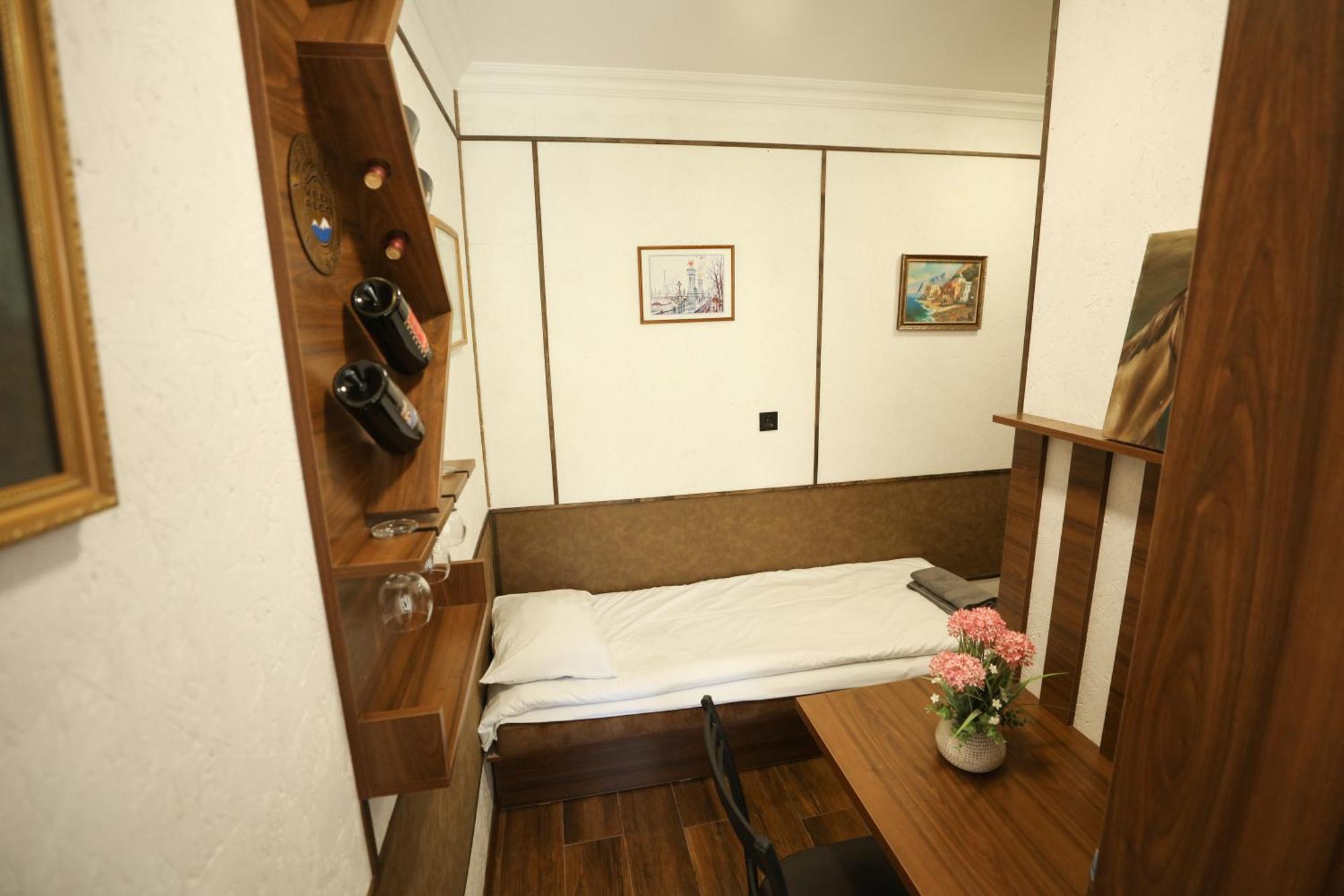 Hotel U Ashota Erevan Esterno foto