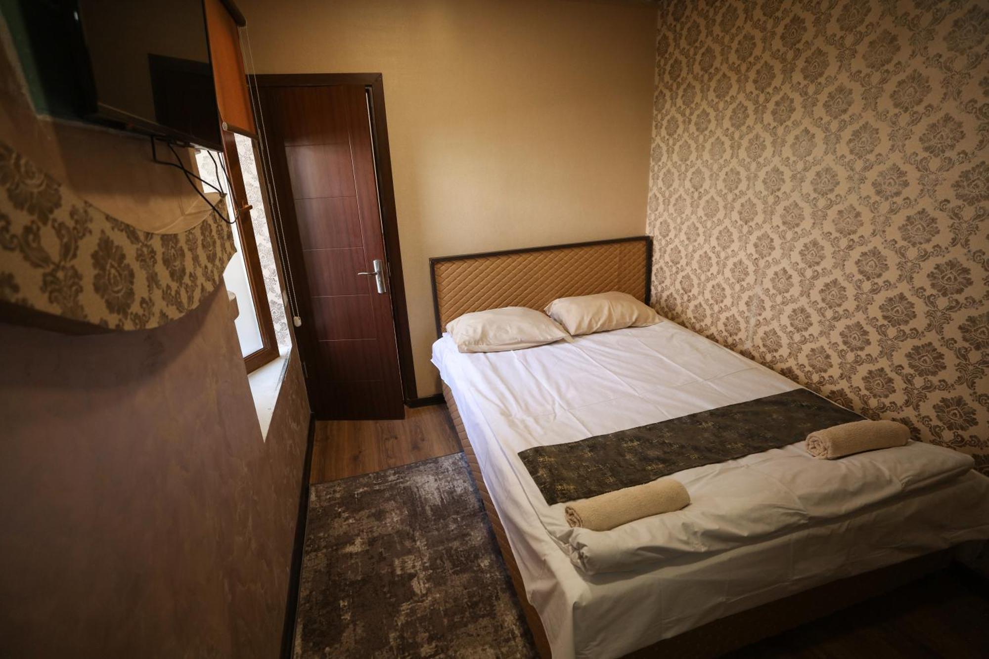 Hotel U Ashota Erevan Esterno foto