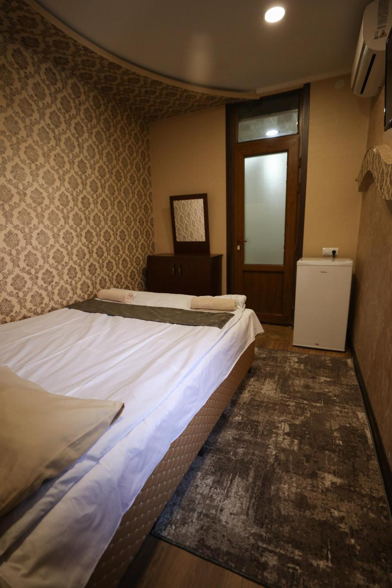 Hotel U Ashota Erevan Esterno foto