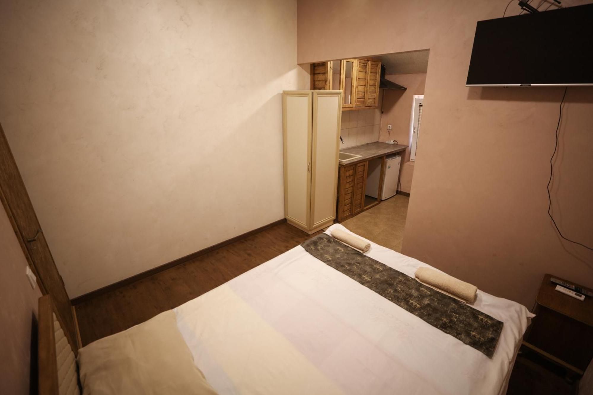 Hotel U Ashota Erevan Esterno foto