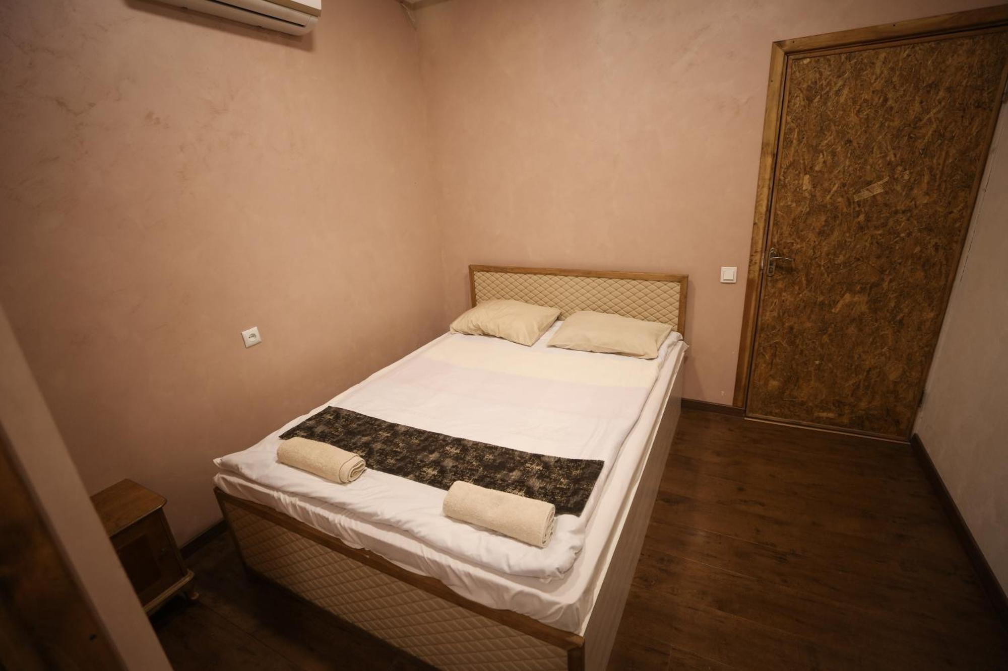 Hotel U Ashota Erevan Esterno foto