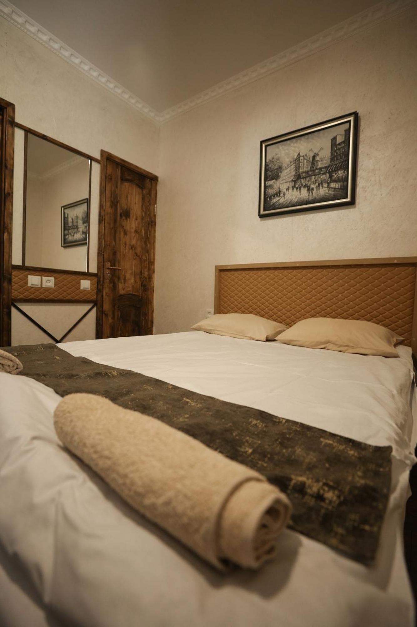 Hotel U Ashota Erevan Esterno foto