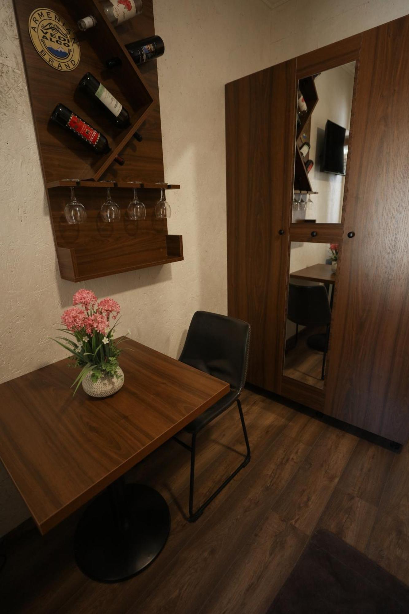 Hotel U Ashota Erevan Esterno foto