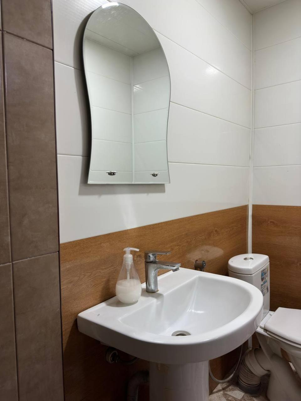 Hotel U Ashota Erevan Esterno foto